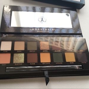 Anastasia Beverly Hills Subculture Pallete NWT